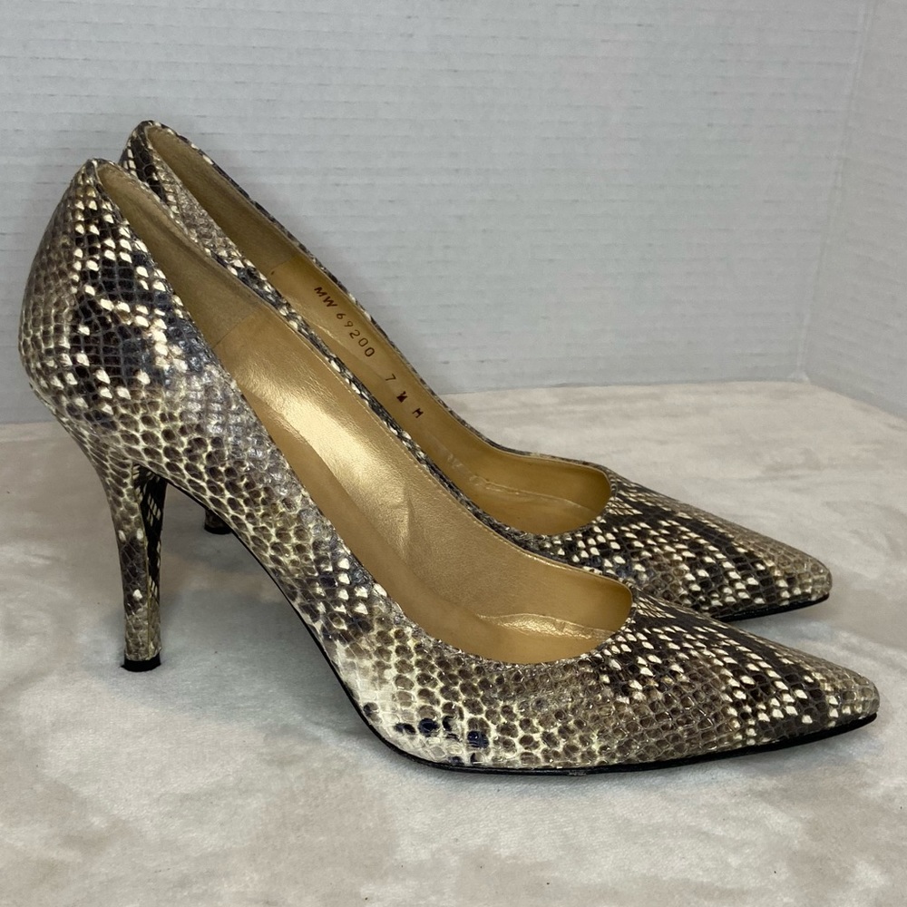 Stuart Weitzman Snakeskin High heel pumps size 7